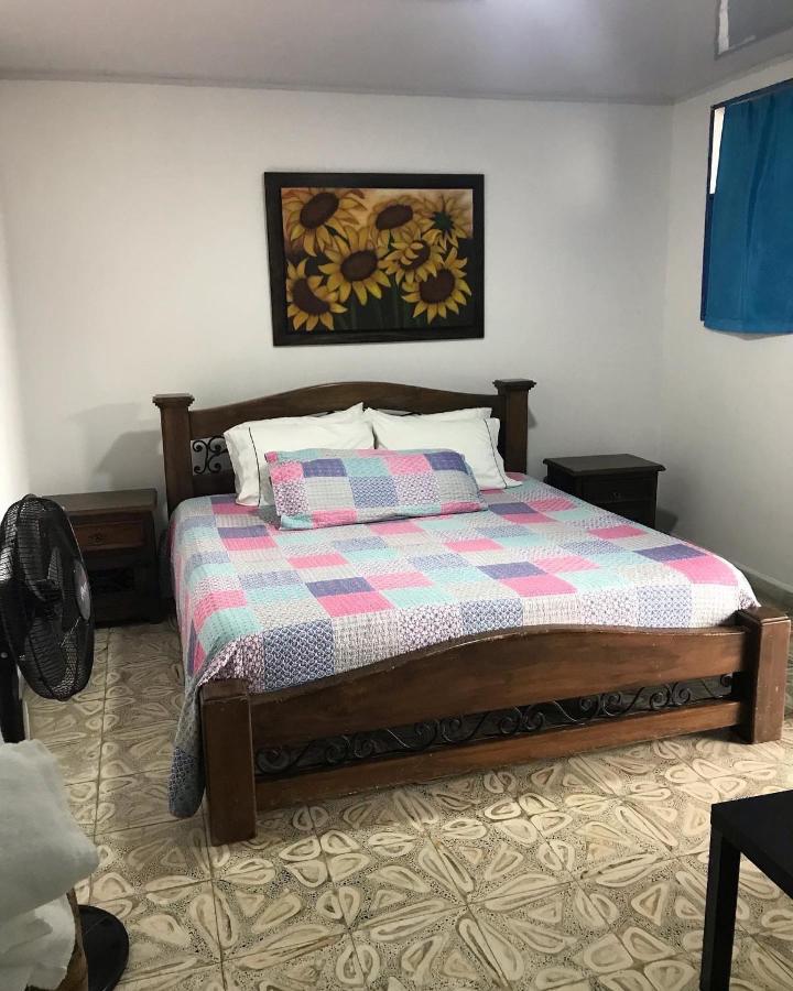 Hostal Maderos Santa Rosa De Cabal Eksteriør billede